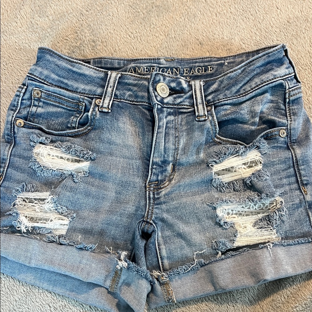 American Eagle Outfitters Light Blue Ripped Jean Shorts Sz 6